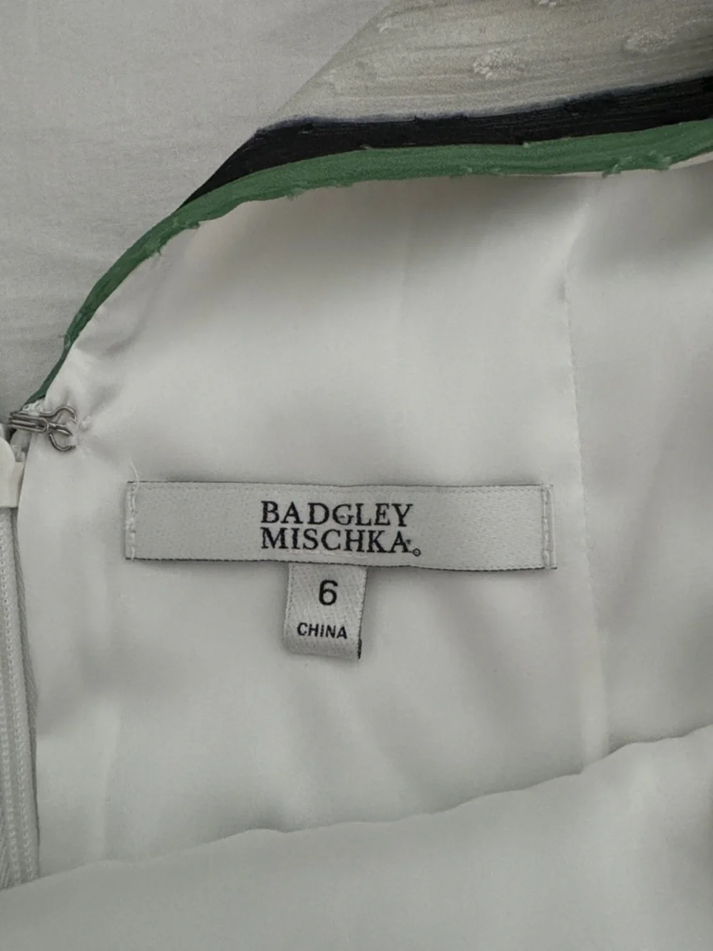 Badgley Mischka Striped V-Neck Bodice & Statement Bow Cocktail Dress Size 6 - Picture 8 of 10